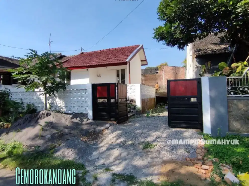 Rumah Luas Cantik dekat Exit Tol dijual Murah di Cemorokandang Malang
