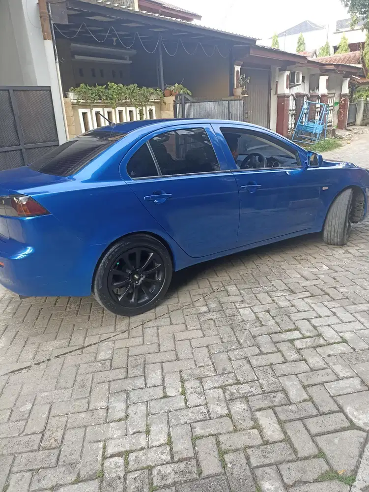 Mitsubishi Lancer 2011 Bensin