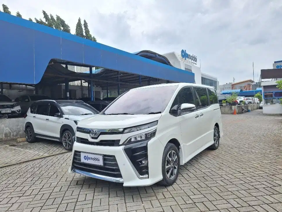 DP 5% Toyota Voxy 2.0 Bensin-AT 2018 ARF