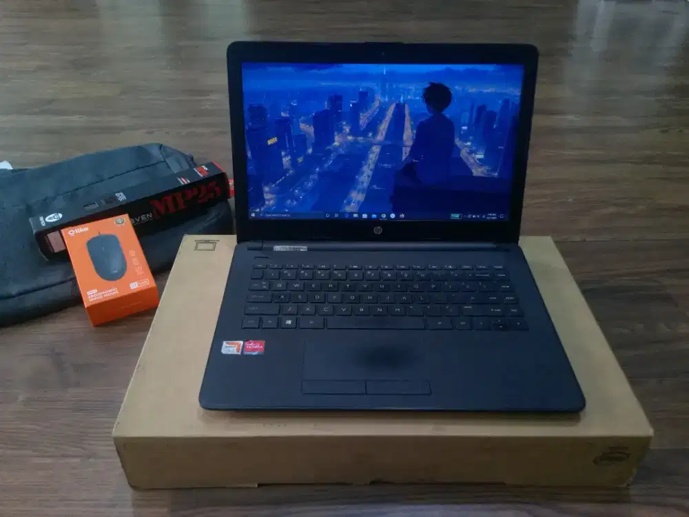 Laptop hp 14-bw0xx Processor AMD RADEON R3 RAM 4 SSD 256