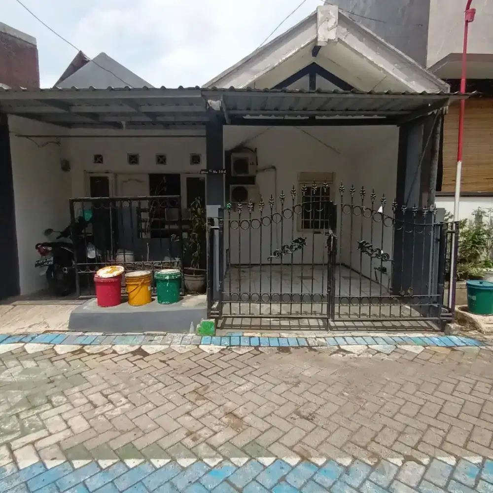 (DISEWAKAN) Rumah Semi-Furnished Lokasi SUPER Strategis
