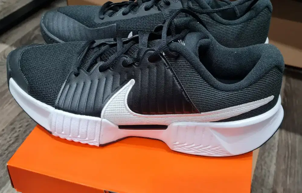 Sepatu padel / tennis Nike GP challenge pro clay court sz 45 (BNIB)