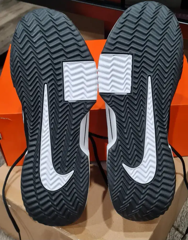 Sepatu padel / tennis Nike GP challenge pro clay court sz 45 (BNIB)