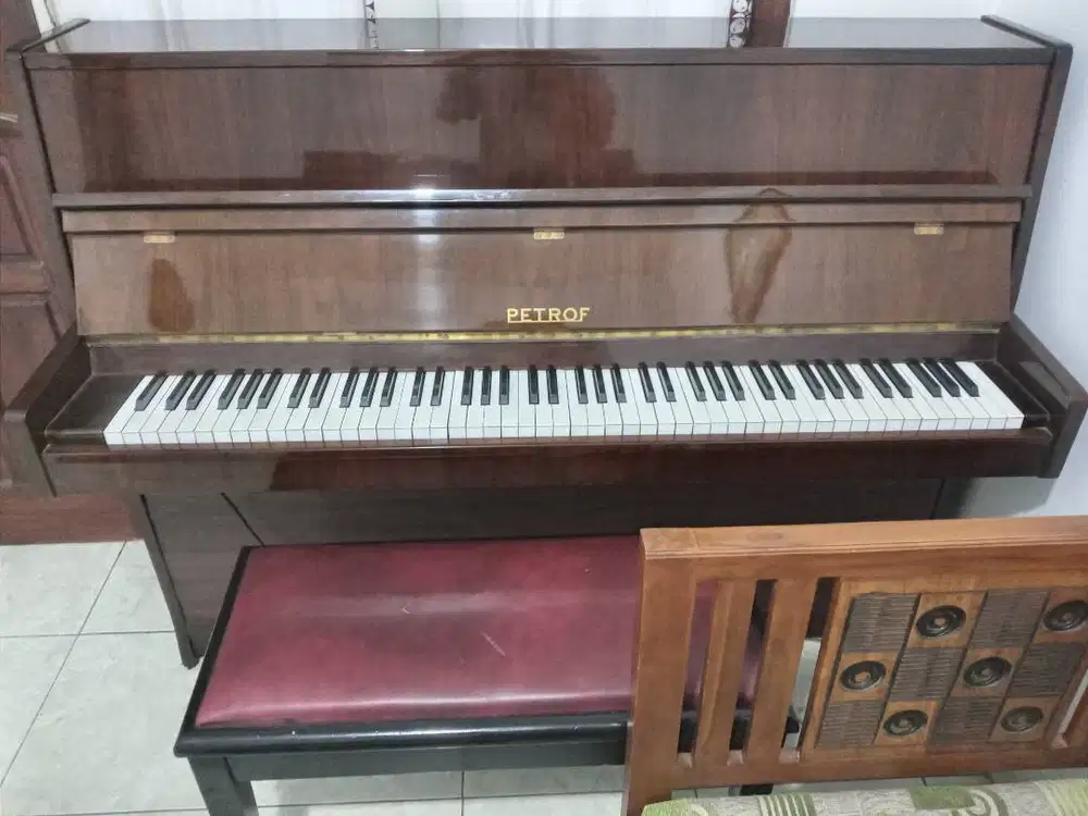 Petrof piano buatan Ceko