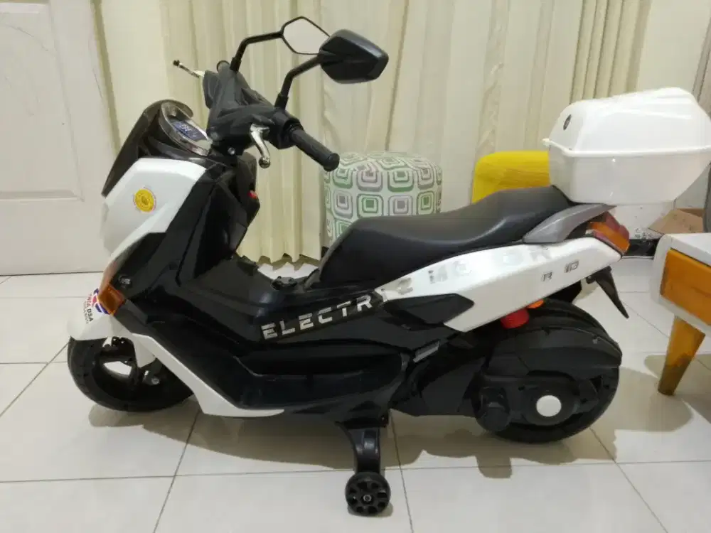 Mainan motor aki