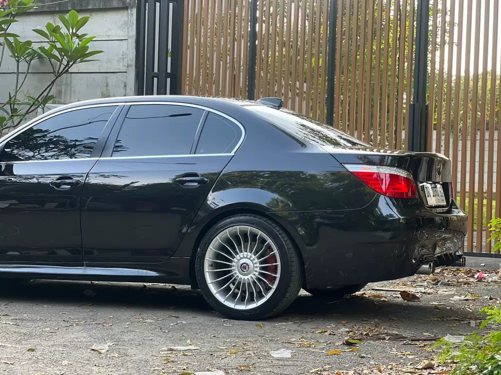 BMW 523i 2008 Bensin