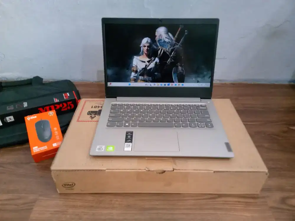 Laptop LENOVO 81WA RAM 4 SSD 512 layar FULL HD 
‎