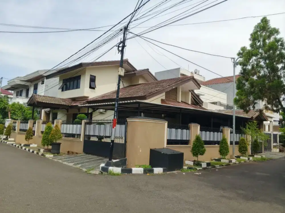 Rumah Mewah Megah – Komplek Elite Billymoon, Pondok Kelapa