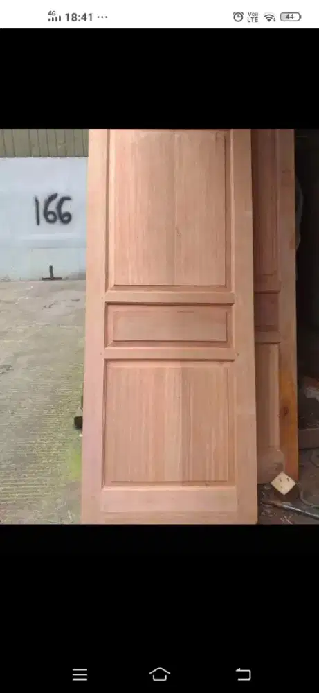Pintu bakinya ready dari kayu bekas kamper oven berkualitas