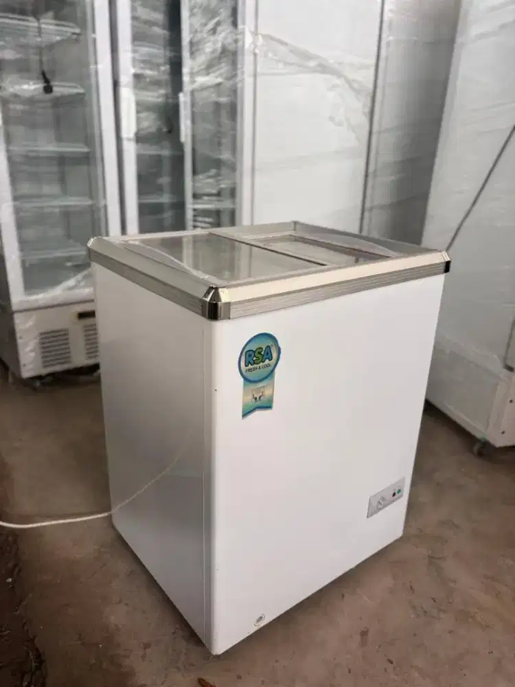 Freezer box pintu sliding
Merk rsa kapasitas
100 liter
Mesin ori