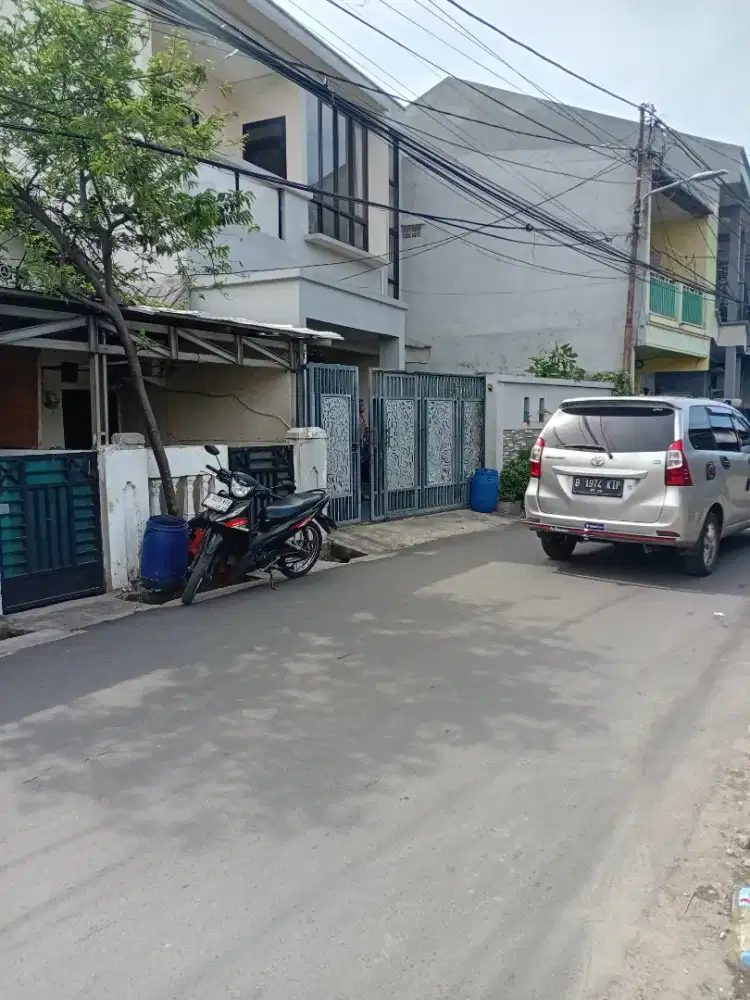 Kontrakan Bulanan, Isian, Akses 2 Mobil