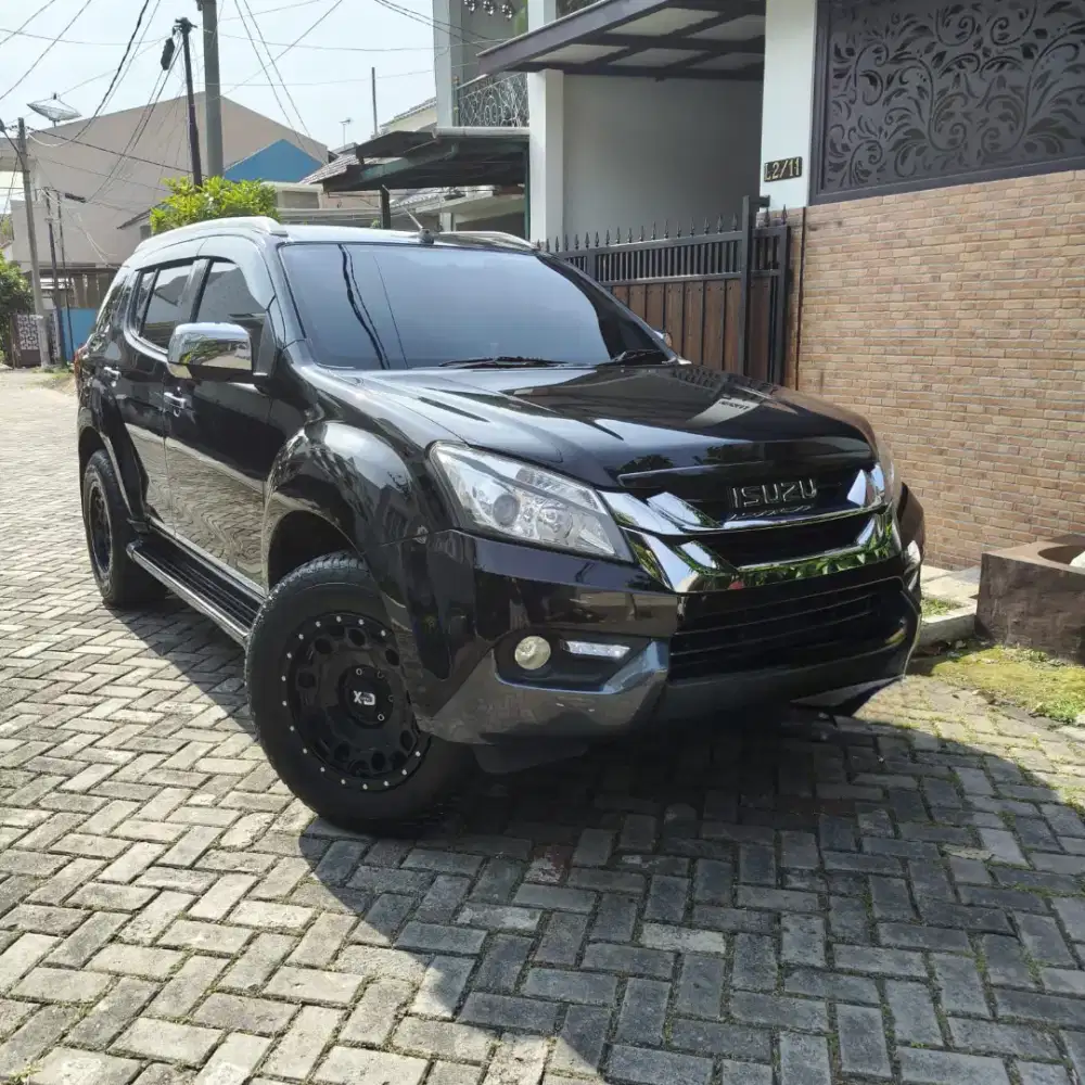 Dijual Isuzu Mu - X Royal 2015