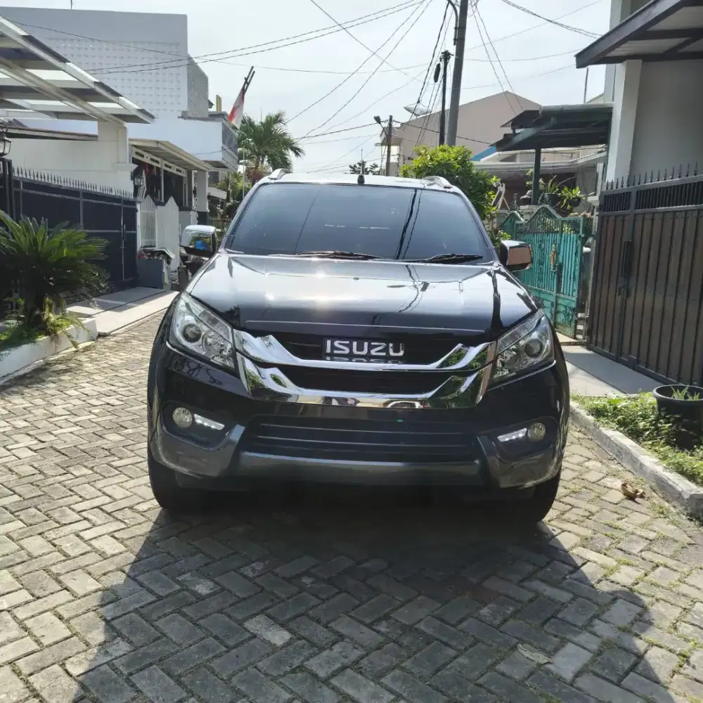 Dijual Isuzu Mu - X Royal 2015