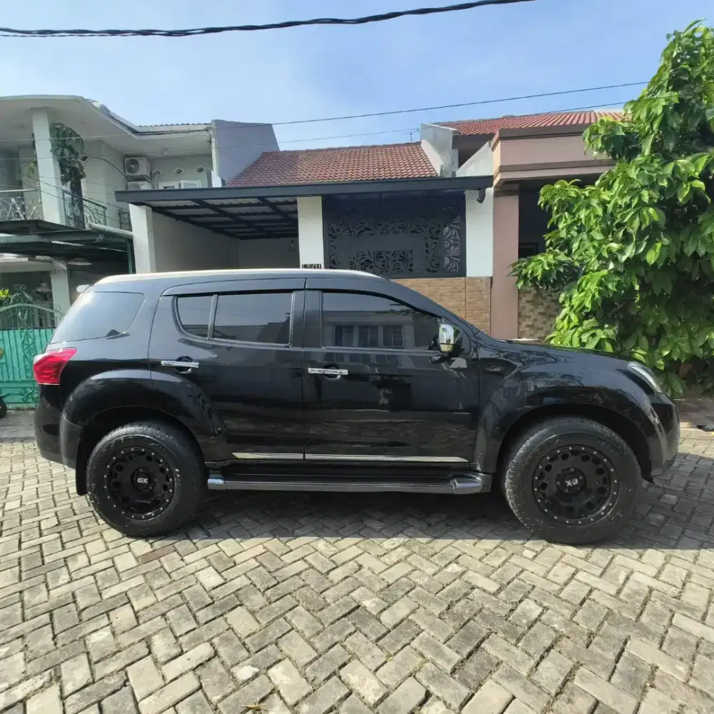 Dijual Isuzu Mu - X Royal 2015