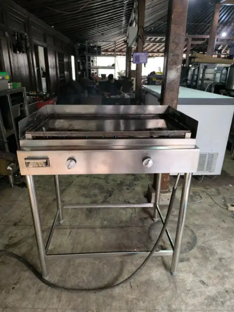 Kompor teppanyaki uk 80×55×85

Hrg 4jt