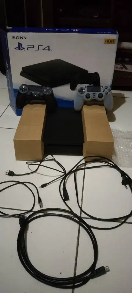 Ps4 slim 1tb komplit