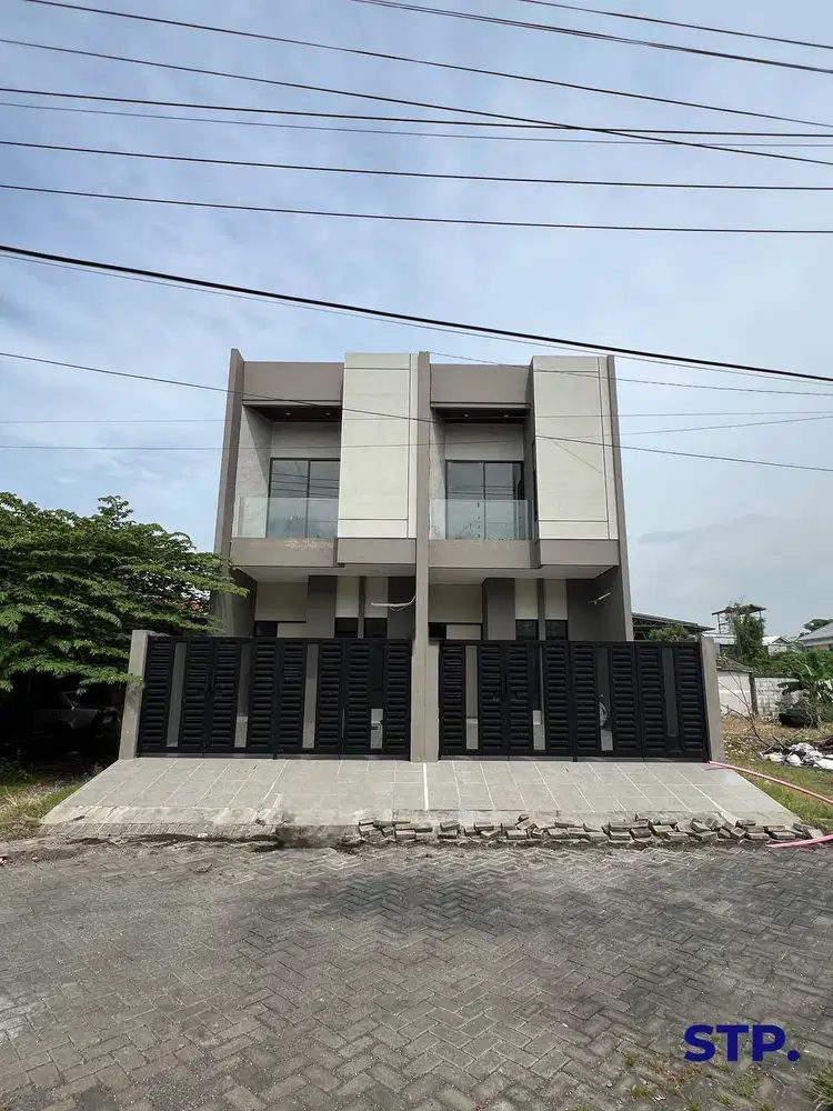 Rumah baru modern di Tenggilis Mejoyo Selatan  One gate system