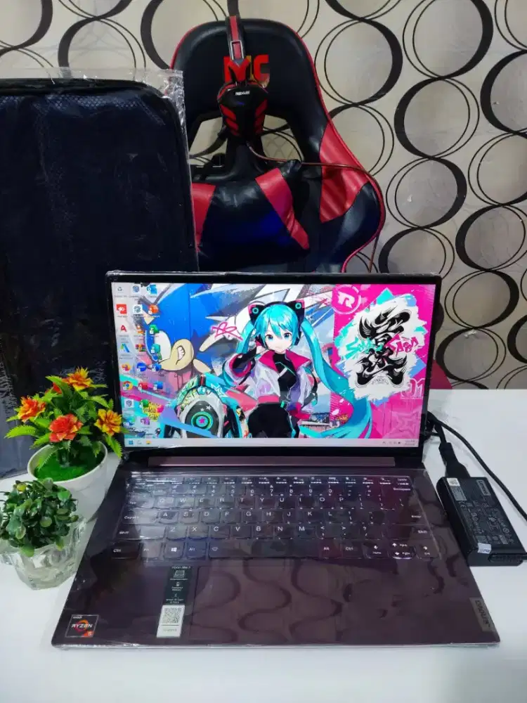 Lenovo Yoga Slim 7 Ryzen 5 RAM 16GB SSD 512GB Siap Pakai