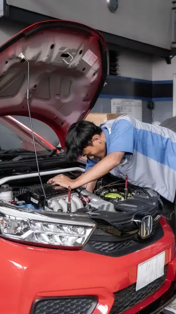 Cari lowongan pekerjaan sebagai mekanik mobil