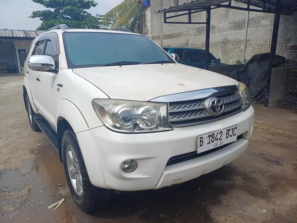 Toyota Fortuner g matic bensin  2010