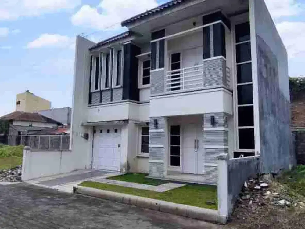 Jual Rumah dua lantai di Dkt Xt square dalam perumahan UMBULHARJO YOGYAKARTA