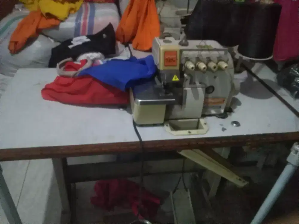Mesin jahit dan Mesin Obras