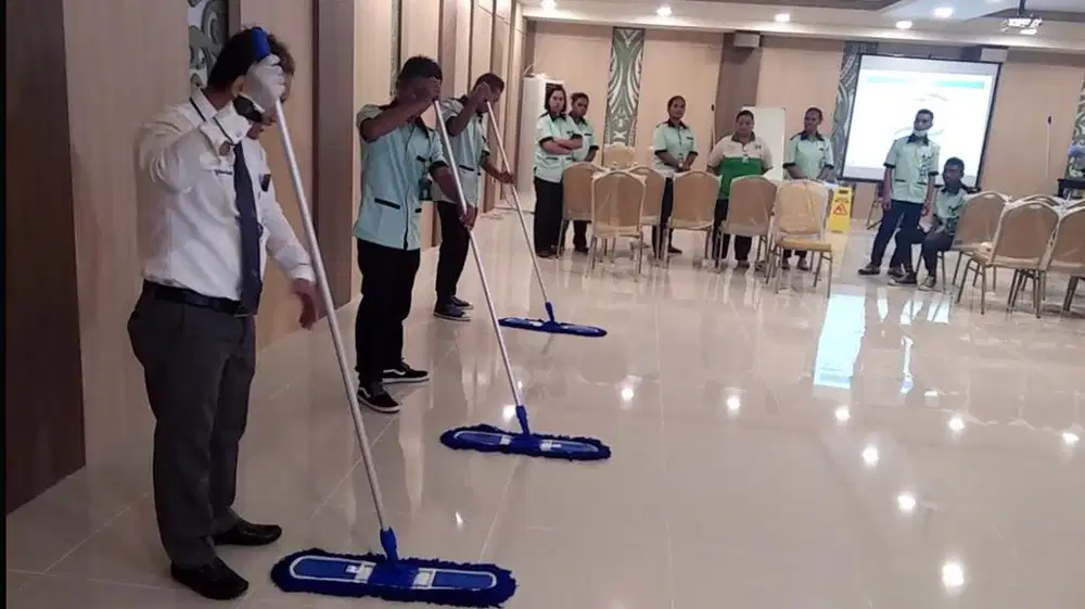 JOBS CLEANING SERVICE