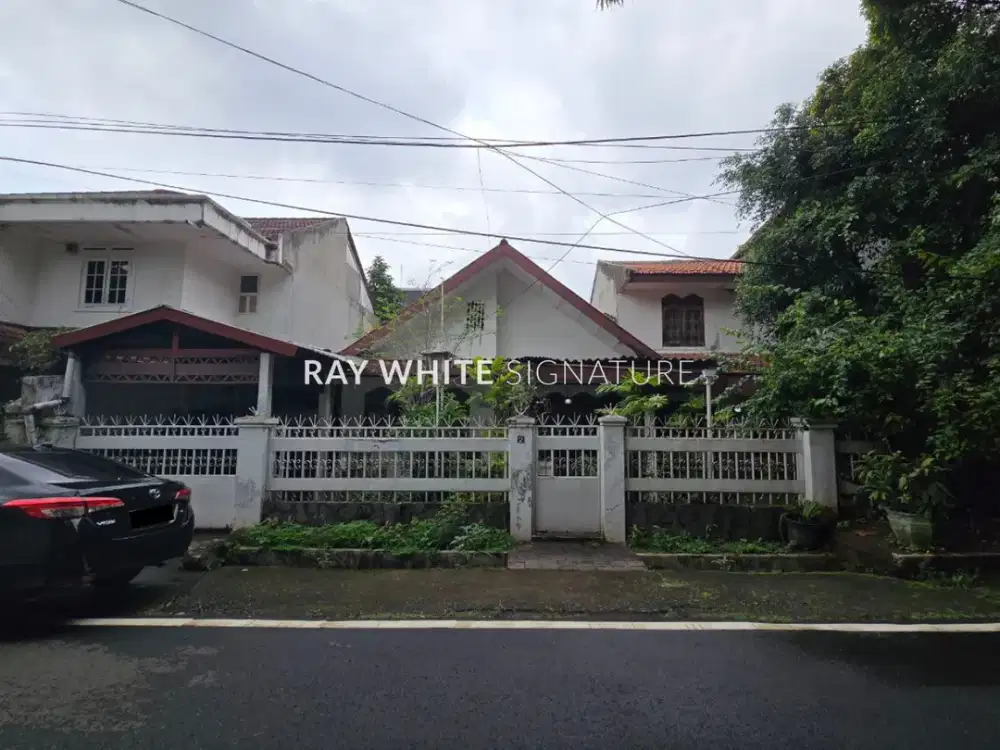 Dijual Rumah Lama Lokasi Bagus dan Premium di Jl. Cibeber
