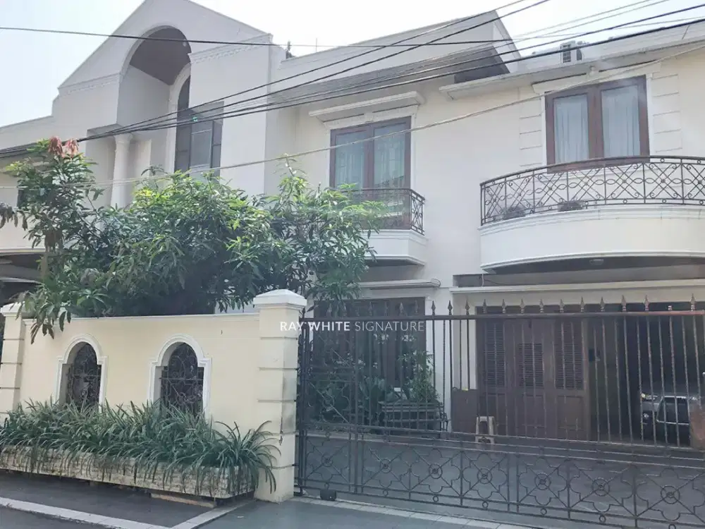 Rumah Lama Terawat Siap Huni di Jl Cipete V