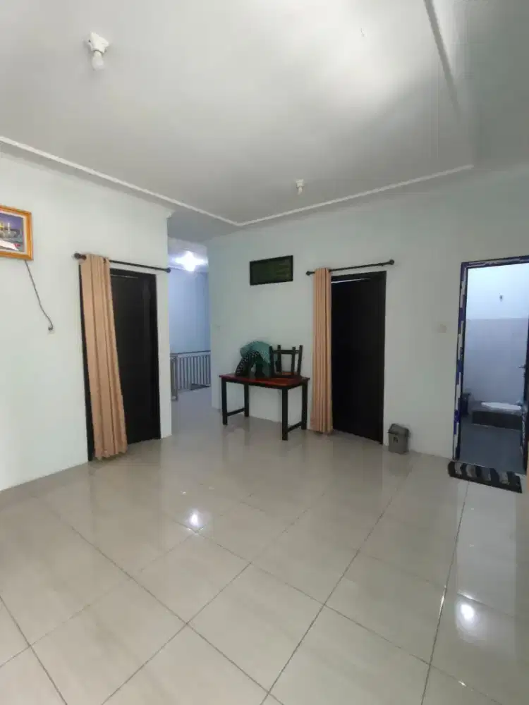 Dikontrakan atau dijual rumah 2 lantai