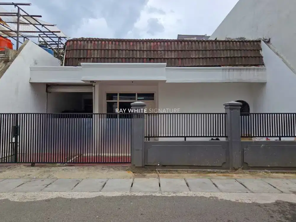 Rumah Cocok Untuk Kost atau Kantor di Jl Setiabudi Timur