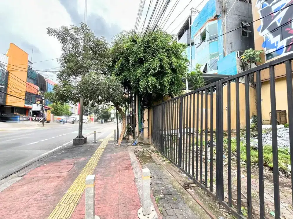 Gedung Kantor 4 Lantai Lokasi Strategis di Tebet