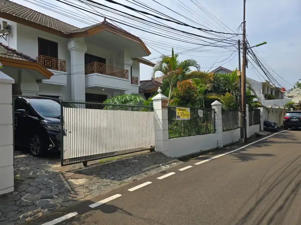 Rumah Bagus Siap Huni Asri di Jl Ampera, Kemang, Jakarta Selatan