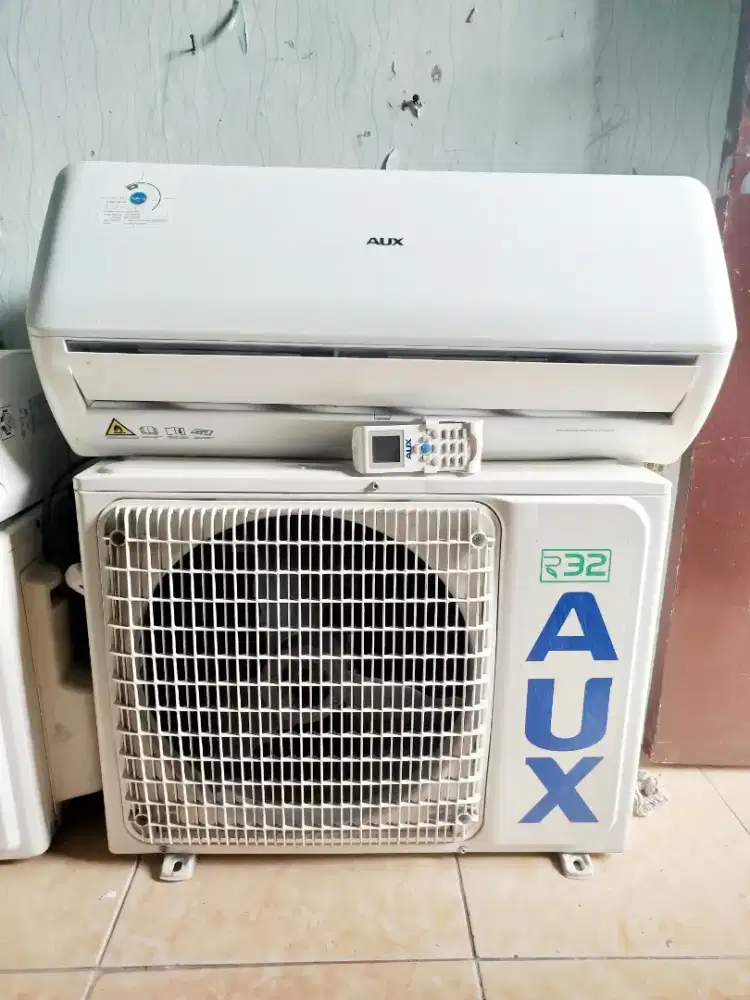 Di jual AC Aux 1 PK , orisinil , mulus + pasang