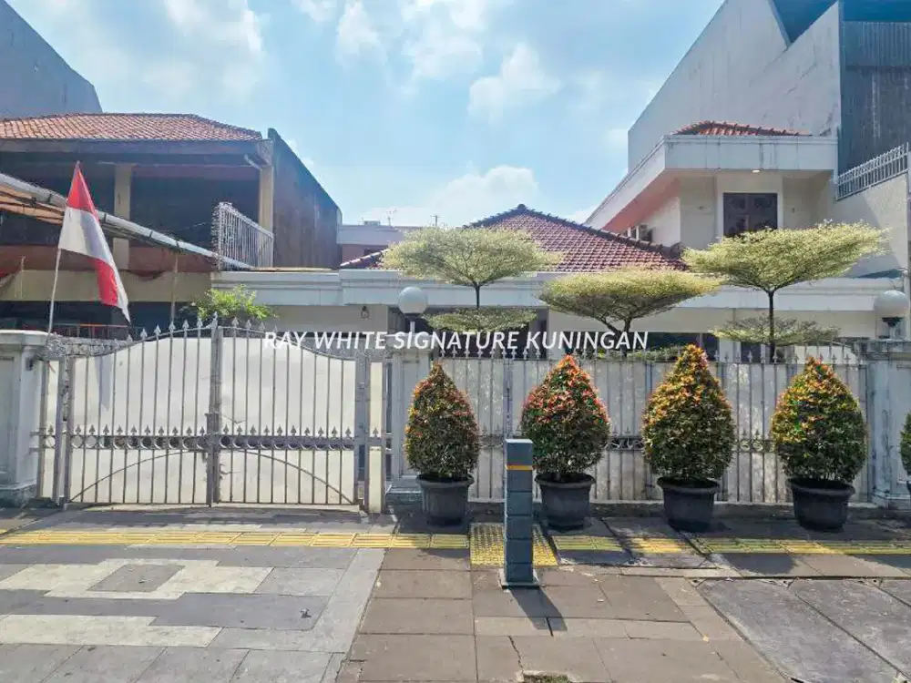 Rumah Lokasi Prime di Suryo Senopati Bagus untuk Bisnis atau Office