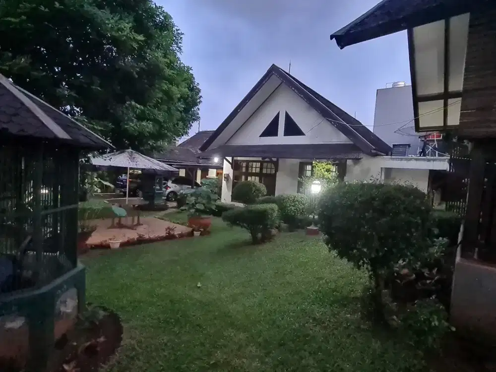 Rumah Asri Mewah 653 m2 Harga NJOP di Kebayoran dekat Gandaria City