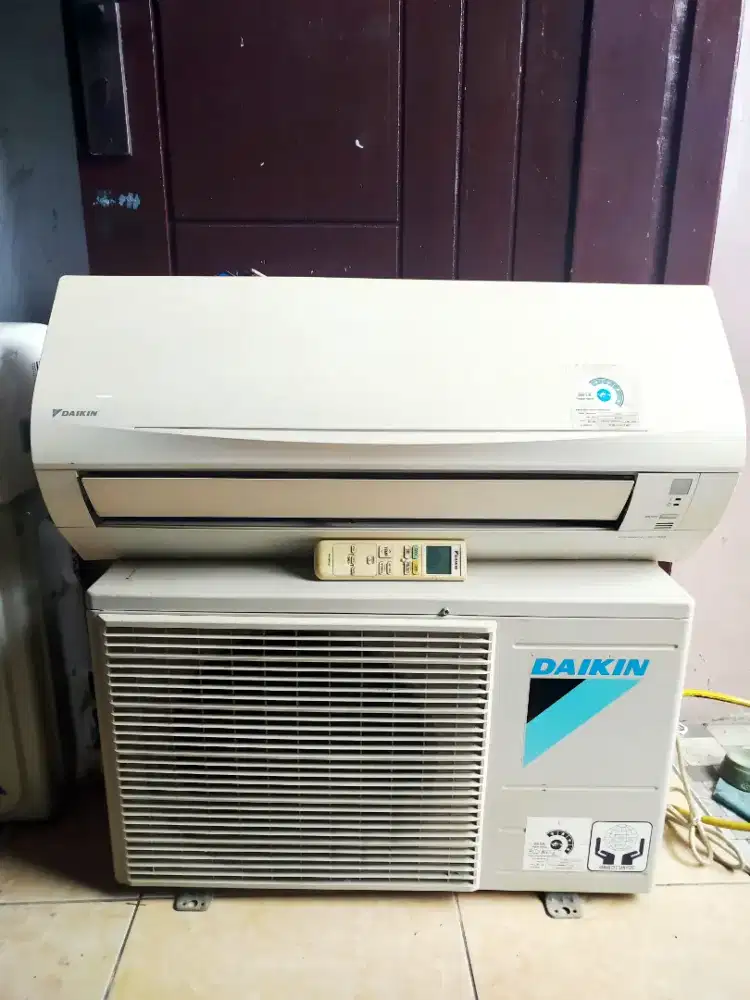 AC Daikin Thailand 1/2 PK , normal , mulus + pasang