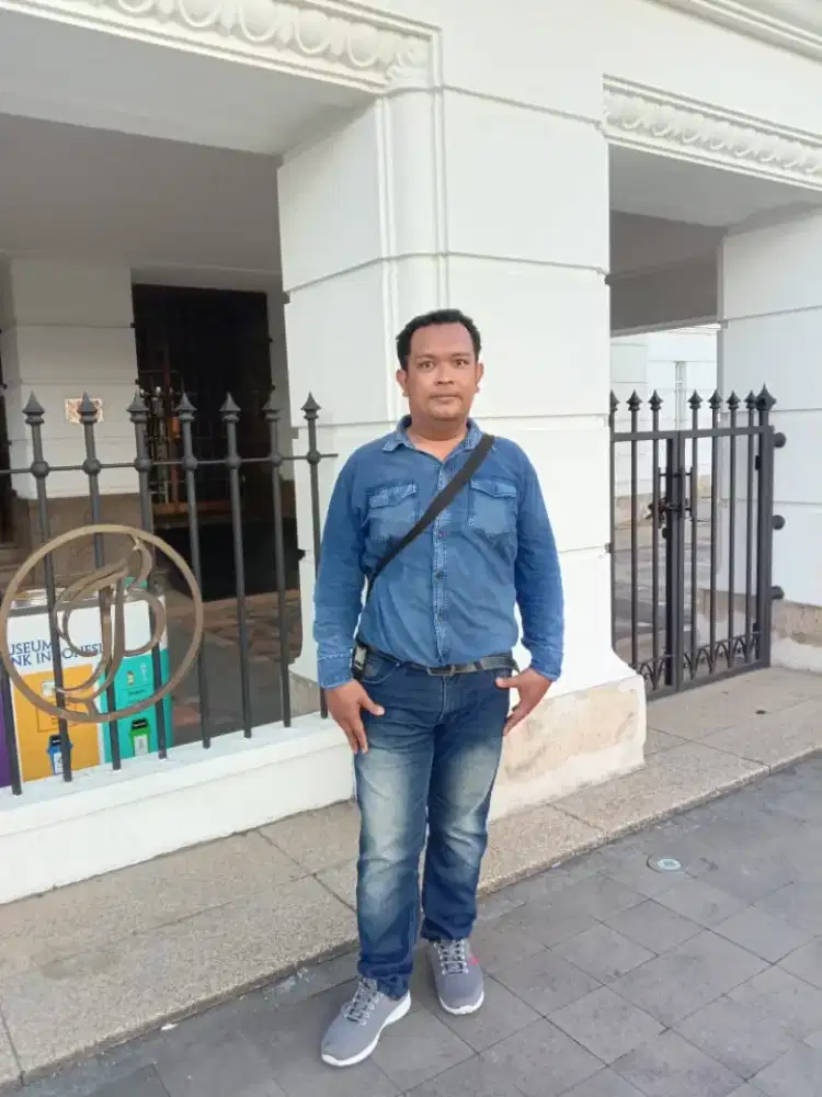 Saya Sedang Mencari Pekerjaan Jadi Driver SIM A