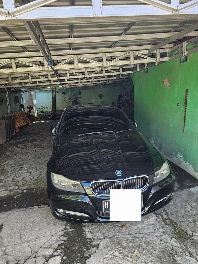 BMW 320i 2012 Bensin