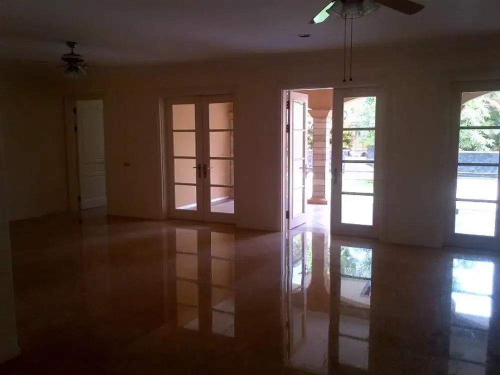 Very Nice Compound in Pejaten Area