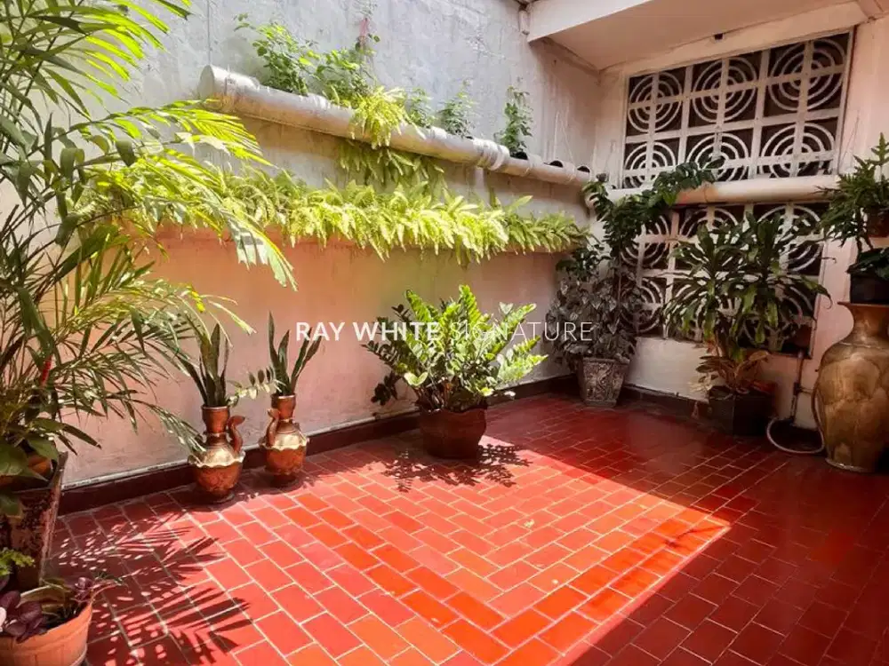 Rumah Lama Terawat Cocok Untuk Kos di Jl Cipete VII