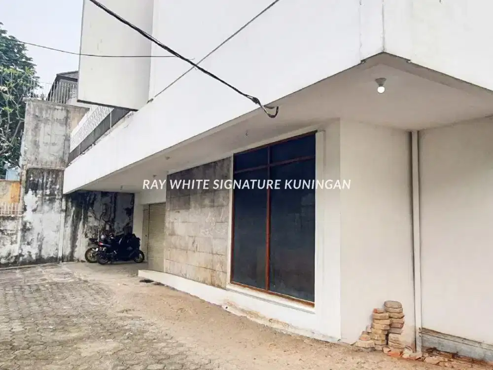 Rumah Lama Cocok untuk Kantor di Jl Darmawangsa X
