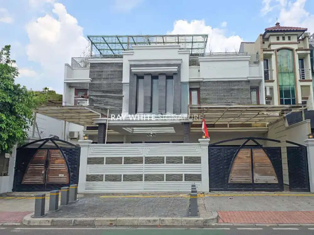 Rumah Mewah 3 Lantai di Jl Tebet Raya Cocok Untuk Bisnis