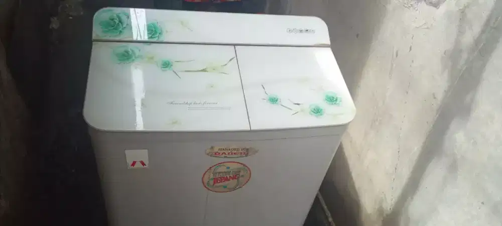 Mesin cuci 2 tabung merk daimitsu