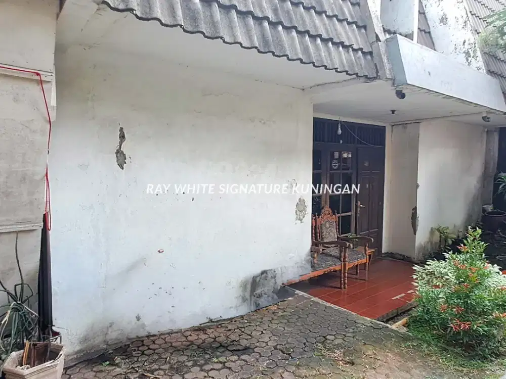 Rumah Lama Bonus Rumah Kost di Jalan Arteri dekat Gandaria City