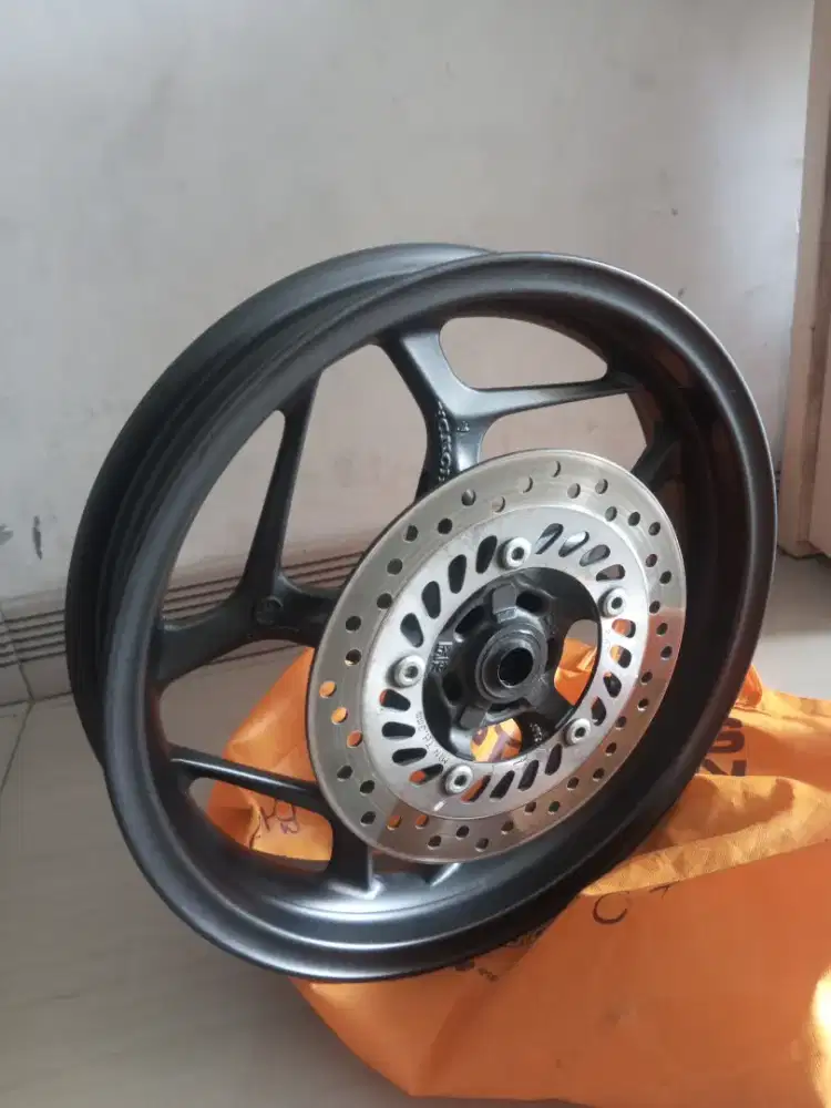 Velg depan PCX 160 plus disk
