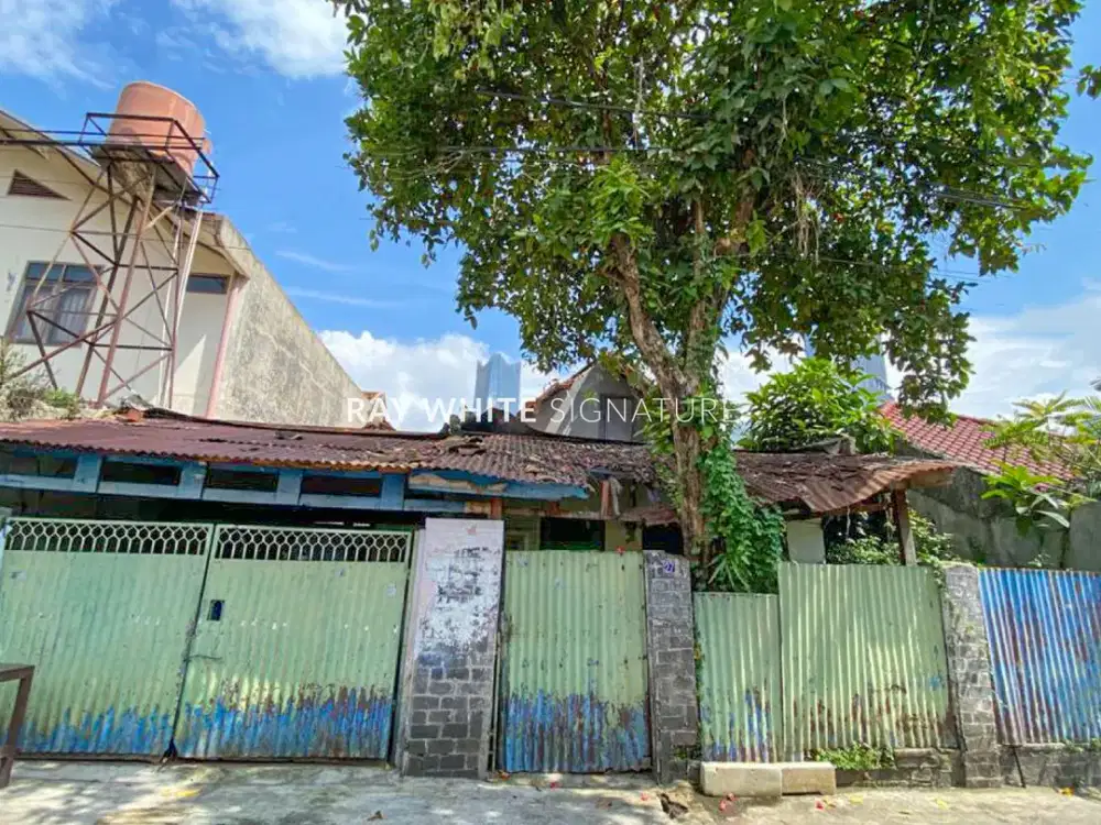 Dijual Rumah Strategis dan Harga Menarik di Kebayoran Baru,  Jl. Kebalen