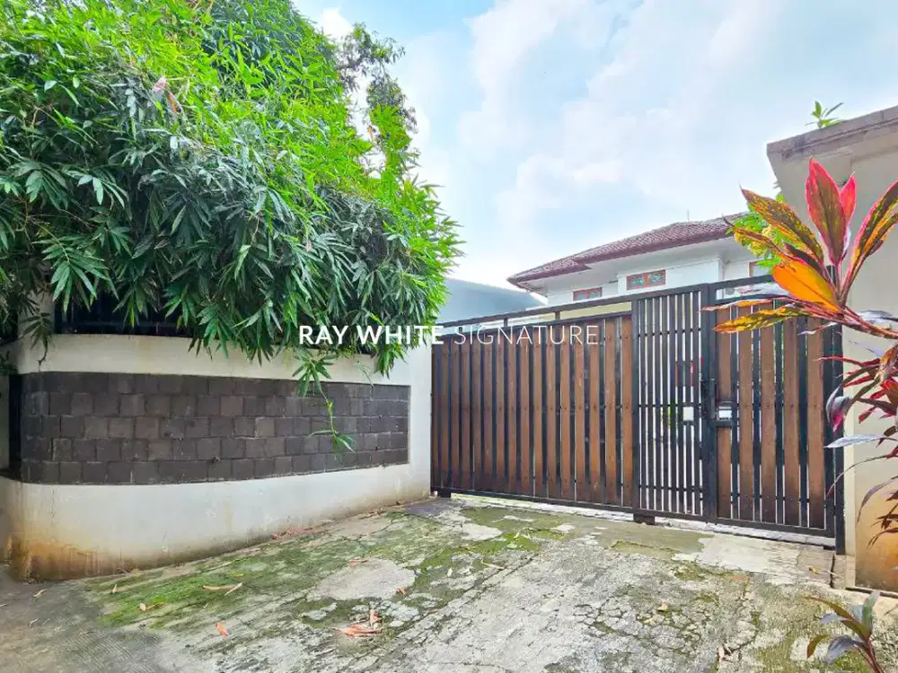 Dijual Rumah Strategis Jl. Pangeran Antasari, bisa usaha