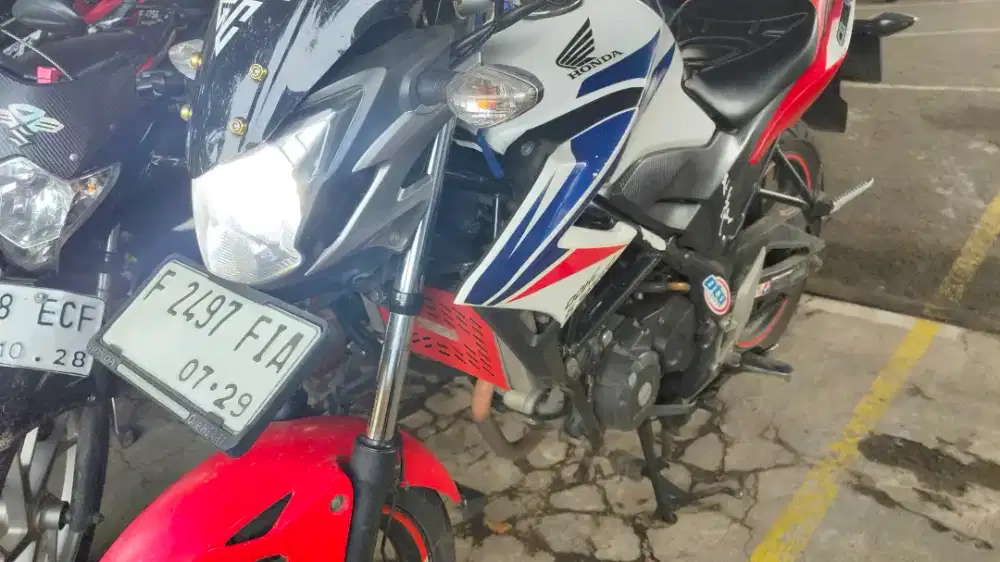 di jual cepat motor cb 150r old 2014 ss lengkap