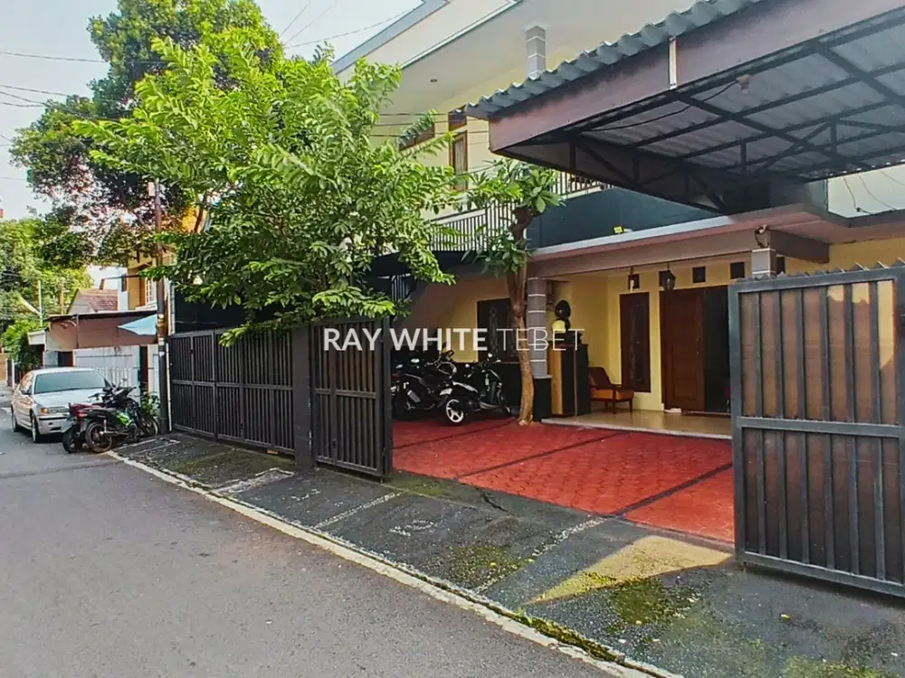 Rumah Siap Huni + Kost 6 Kamar di Tebet - SHM, Akses 2 Mobil